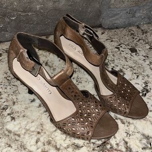 FRANCO SARTO Tan Distressed Leather High Heel T-Strap Open Toe Shoes Size 6.5